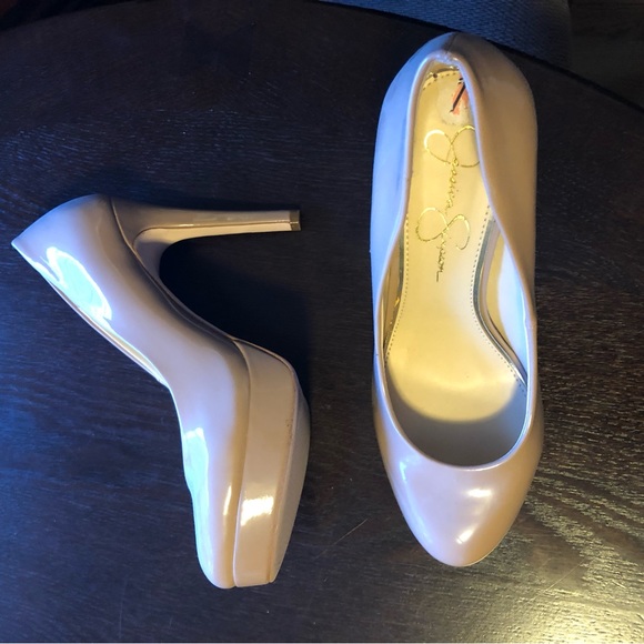 Jessica Simpson Nude Heels - Picture 1 of 3